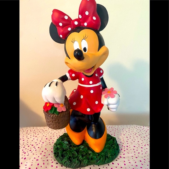 Other - Minnie Garden Figure-  Brand Nee